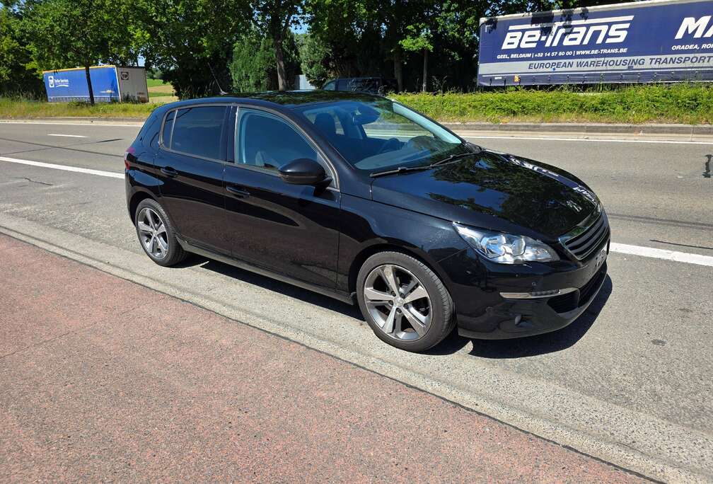 Peugeot 1.2 PureTech Style STT 1EIG. IN ZEER GOEDE STAAT