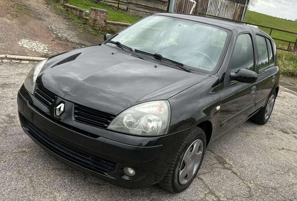 Renault Clio 1.2i prêt à immatriculé