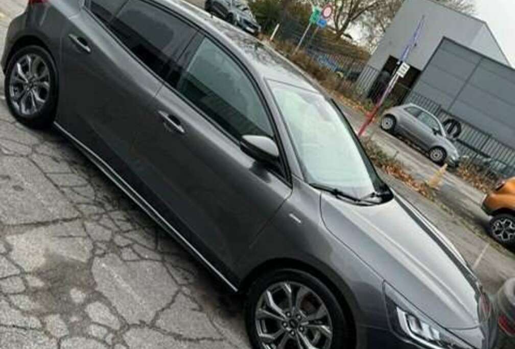 Ford Focus 1.0 EcoBoost MHEV ST-Line