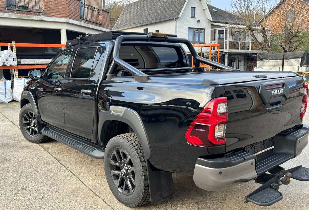 Toyota Hilux 2.8 D-4D 4WD Invincible