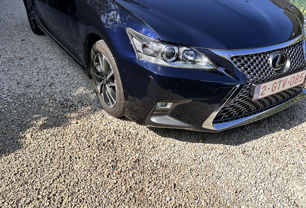 Lexus 1.8i Business Line E-CVT (EU6.2)