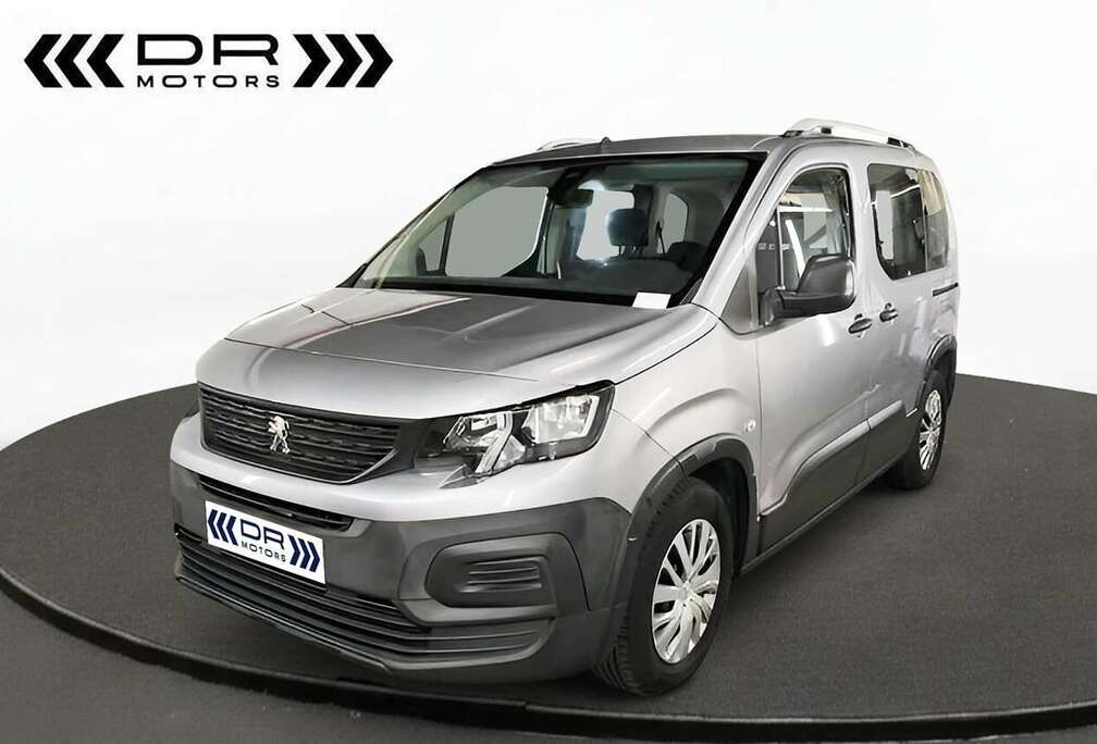 Peugeot APPLE CARPLAY/ ANDROID - LANE DEPARTURE