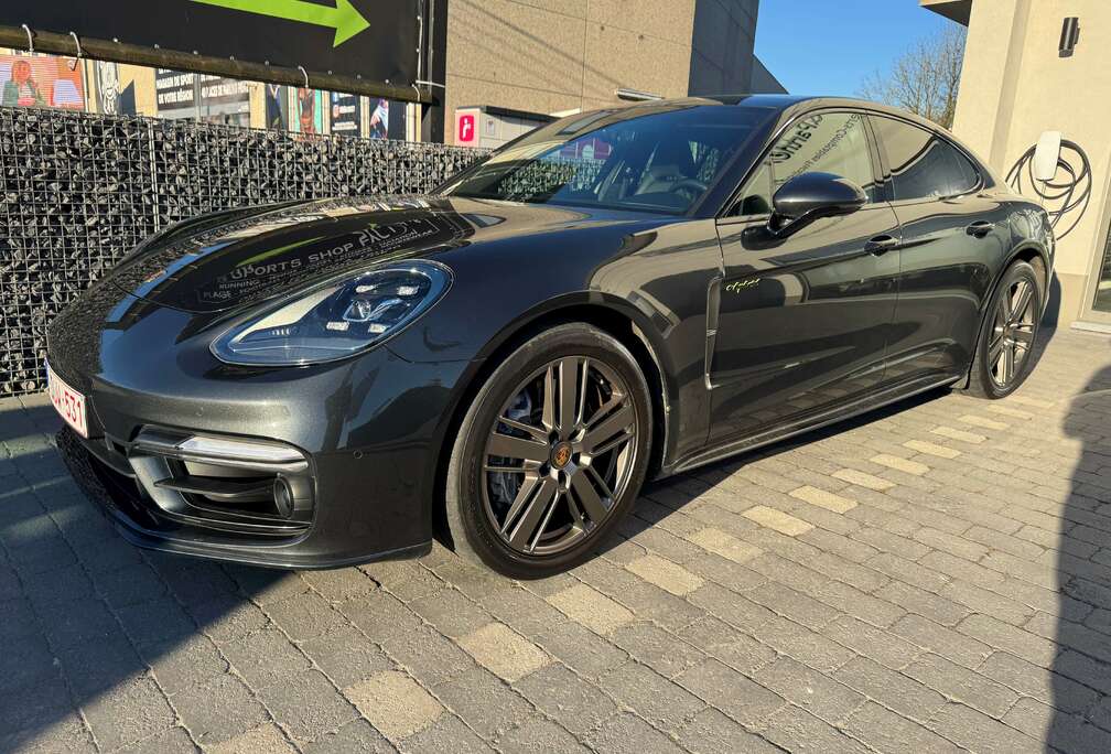 Porsche Panamera 4 e-Hybrid 2.9 V6 Bi-Turbo PHEV Platinium Edit PDK