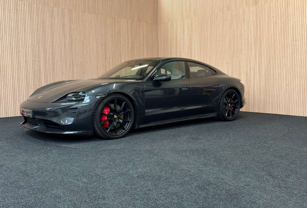 Porsche Taycan GTSCarbon design pakketPanoACCBoseHUD