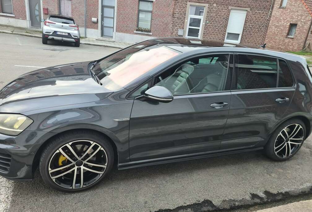 Volkswagen Golf 2.0 CR TDi DSG