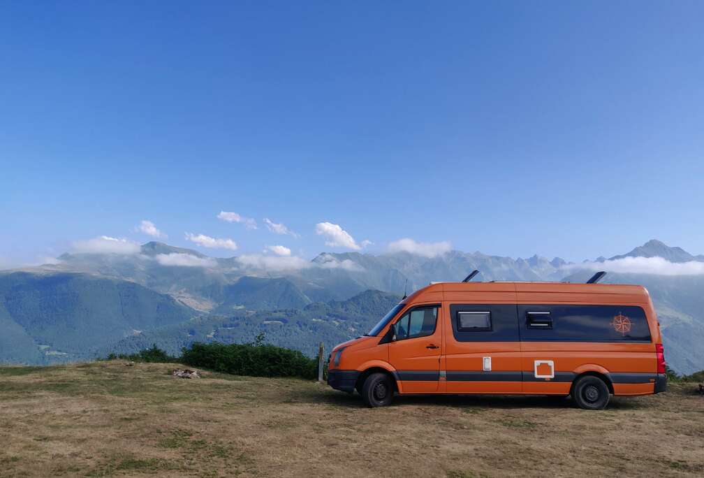 Caravans-Wohnm crafter 2.5 140pk zelfbootbouw campervan offgrid safe