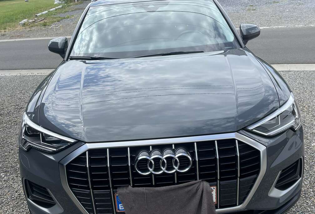 Audi Sièges chauffants, Jantes 19 pouces, attache-remorque rétractable, excellent état et peu de kilomètres
