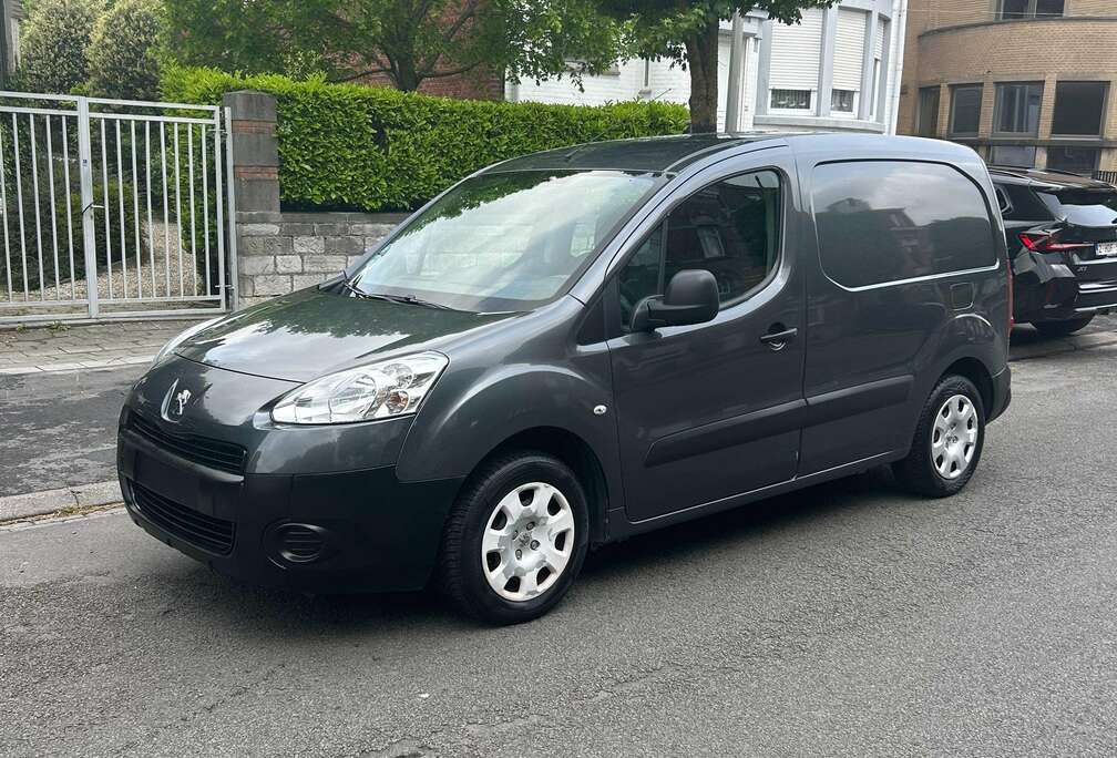 Peugeot 1.6 HDi L1H1 Confort 122