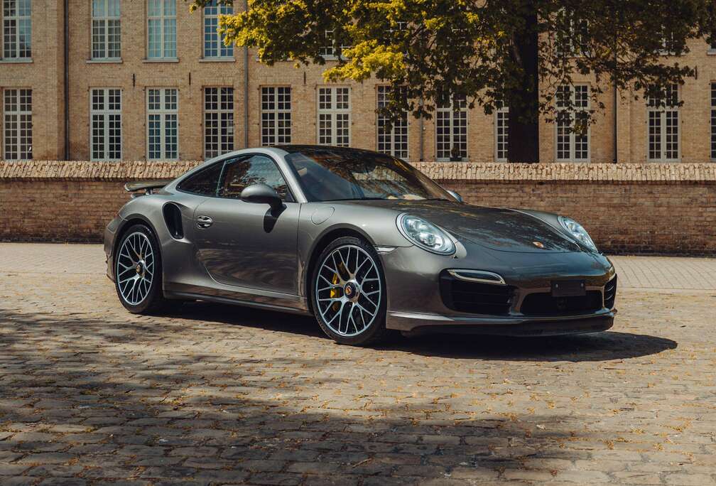 Porsche Turbo S  Exclusive Spec  53.000km  NEW