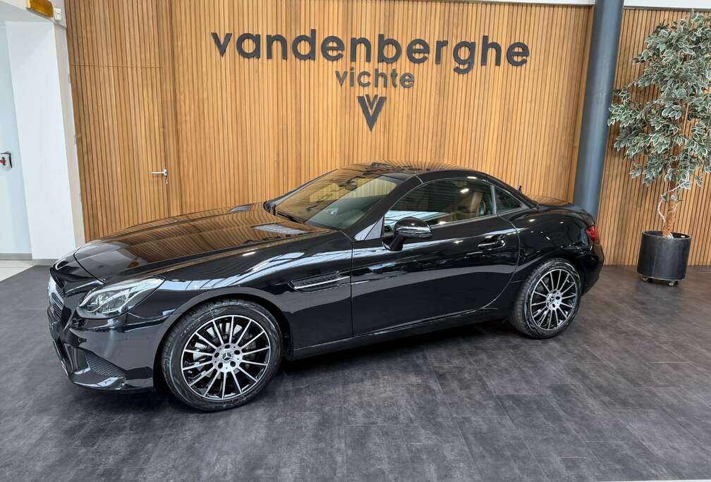 Mercedes-Benz SLC 200 CAMERA DODEHOEK AIRSCARF DODEHOEK NAVI VERWARMDE ZETELS GLAZEN DAK COGNAC LEDER