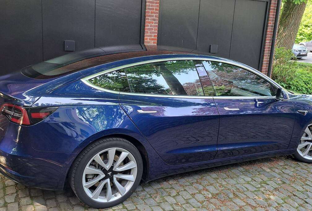 Tesla Model 3 75 kWh Long-Range Dual Motor