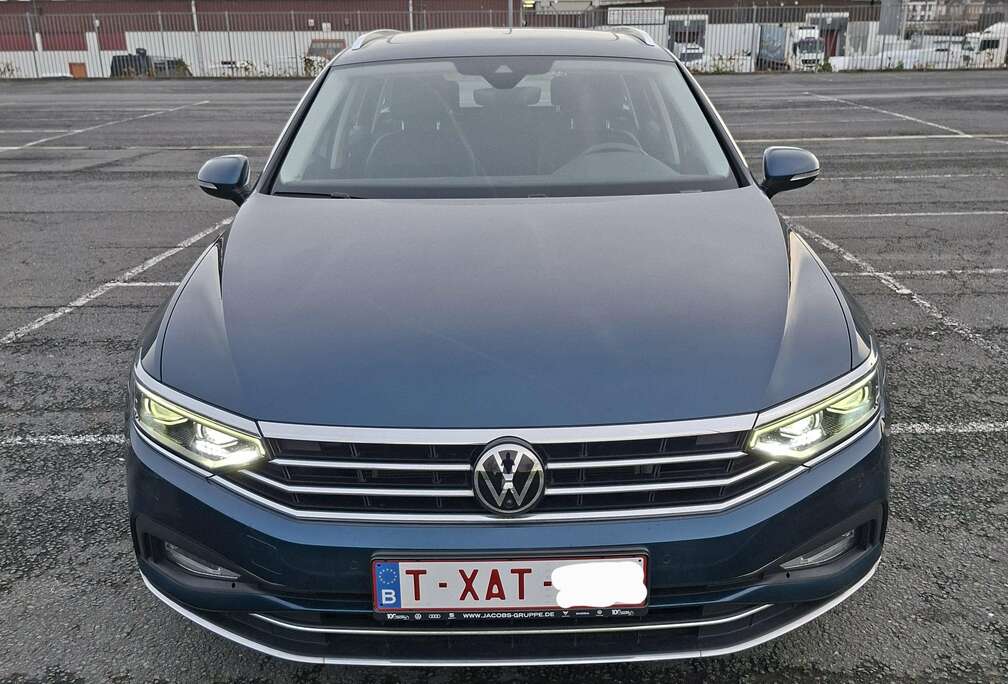 Volkswagen Passat Variant 2.0 TDI Elegance Navi*Pano*IQ*SHZ*ACC *