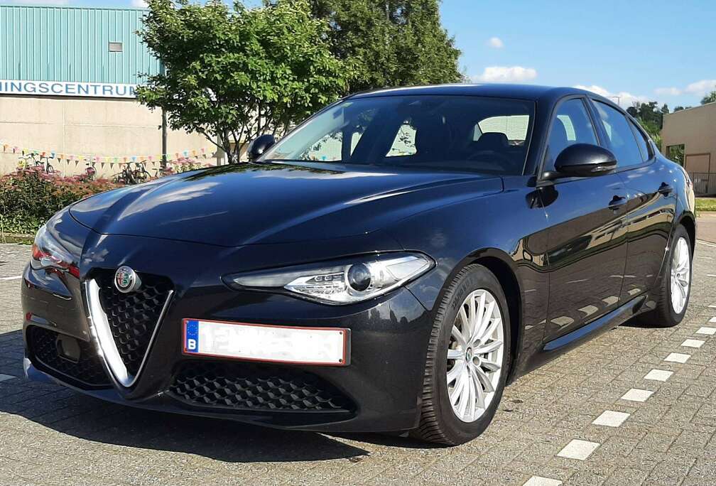 Alfa Romeo Giulia 2.2 JTDm Super
