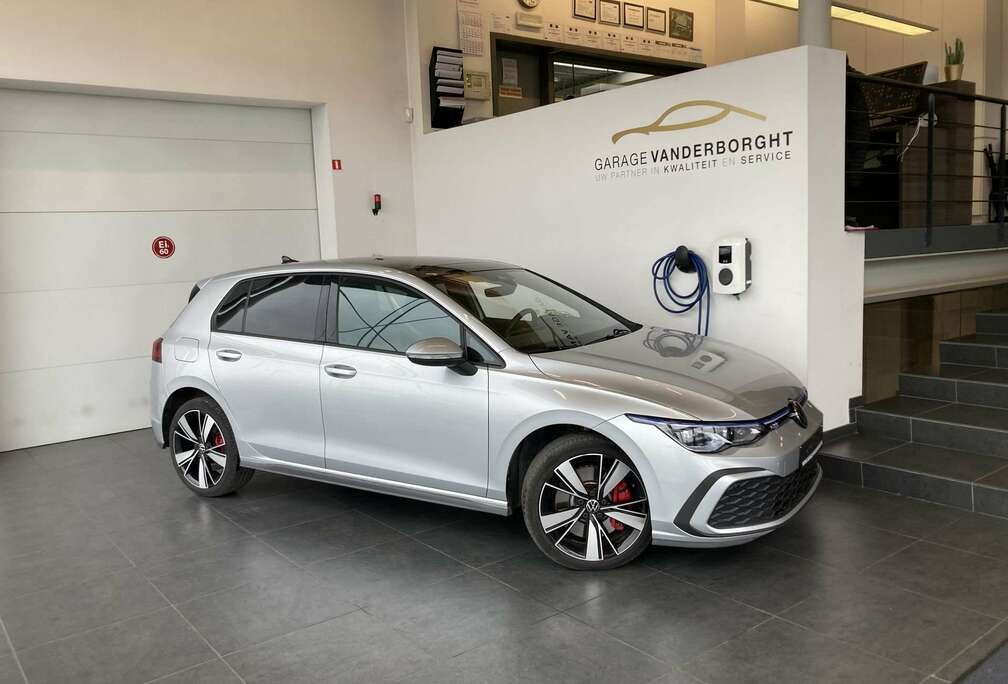 Volkswagen GTE PLUG-IN HYBRD AUTOMAAT+PANO DAK
