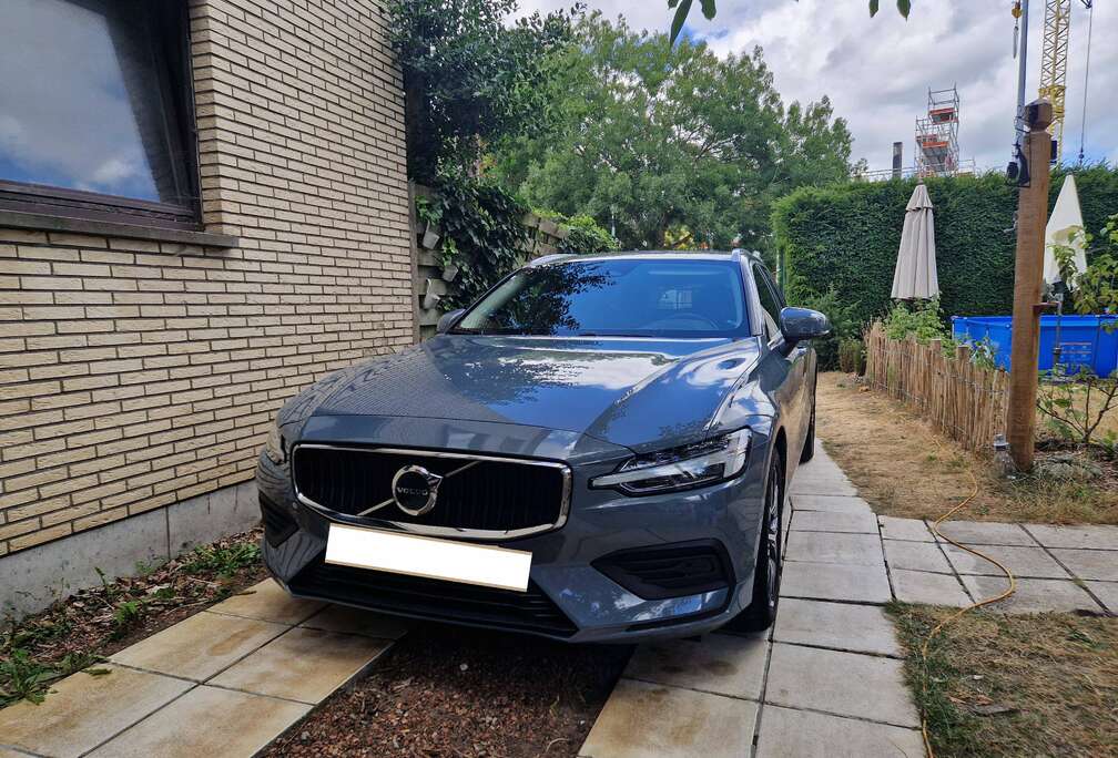 Volvo V60 2.0 B3 MHEV Core DCT