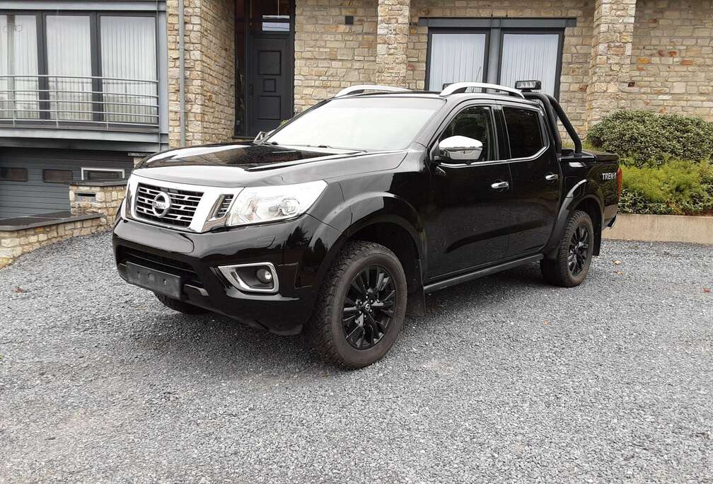 Nissan TREK