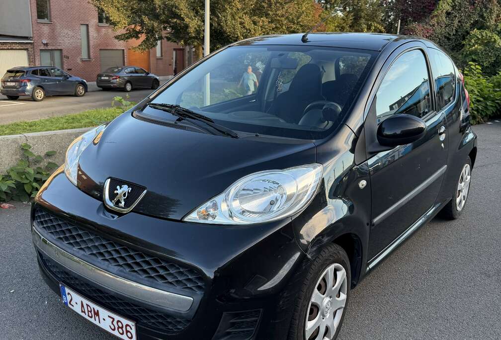 Peugeot 1.0i Trendy