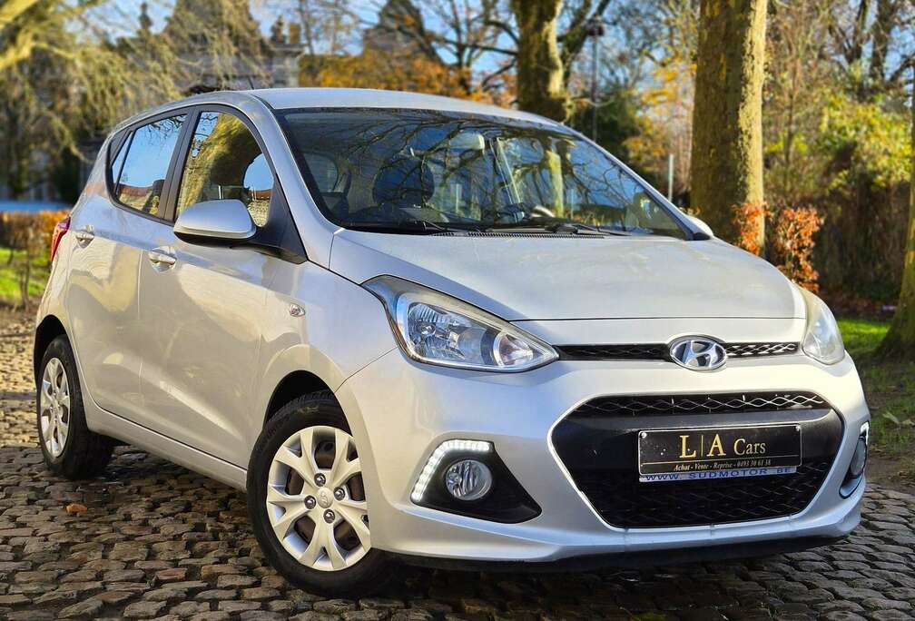 Hyundai 1ER MAIN PAPIER ROSE HISTORIQUE CAR-PASS