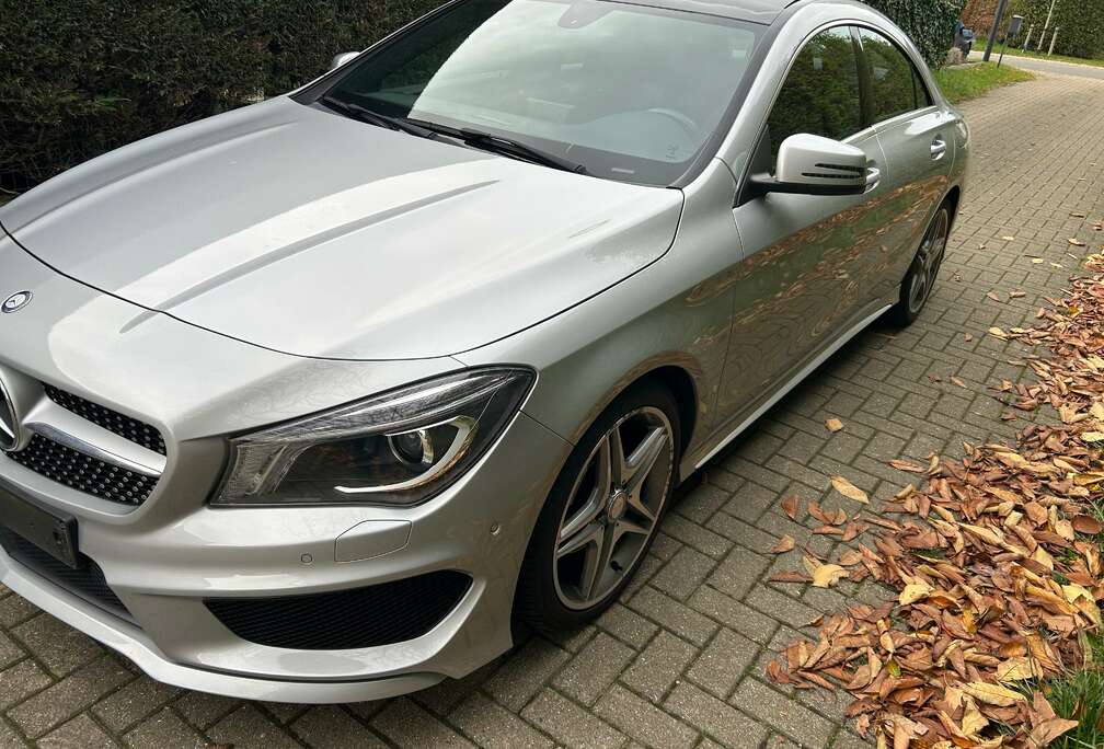 Mercedes-Benz CLA 180 7G-DCT AMG Line