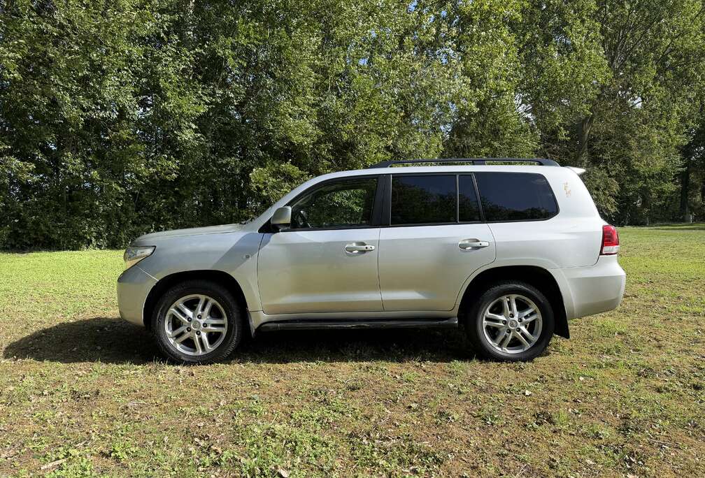 Toyota Landcruiser 4.5 D-4D V8 VIP 7pl. DPF