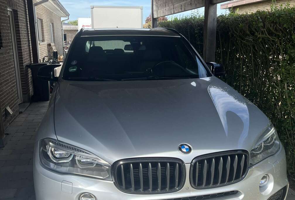 BMW PHEV 2.0A xDrive40e Ipreformence Full Option