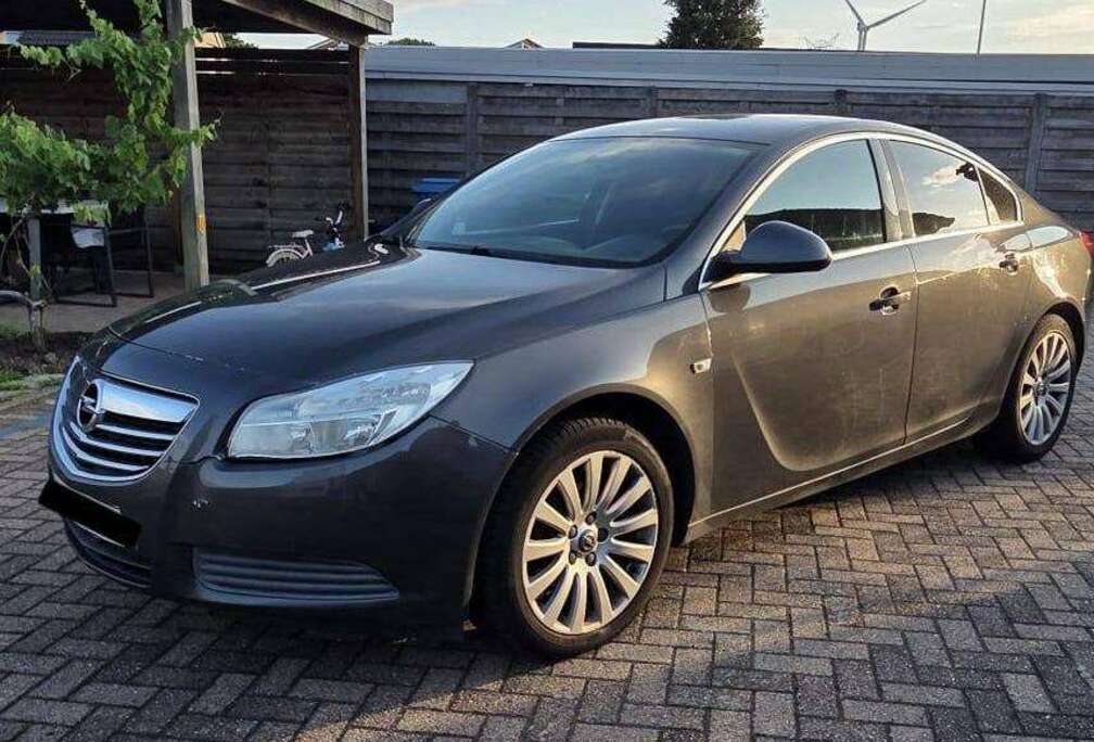 Opel Insignia 2.0 CDTi Edition DPF