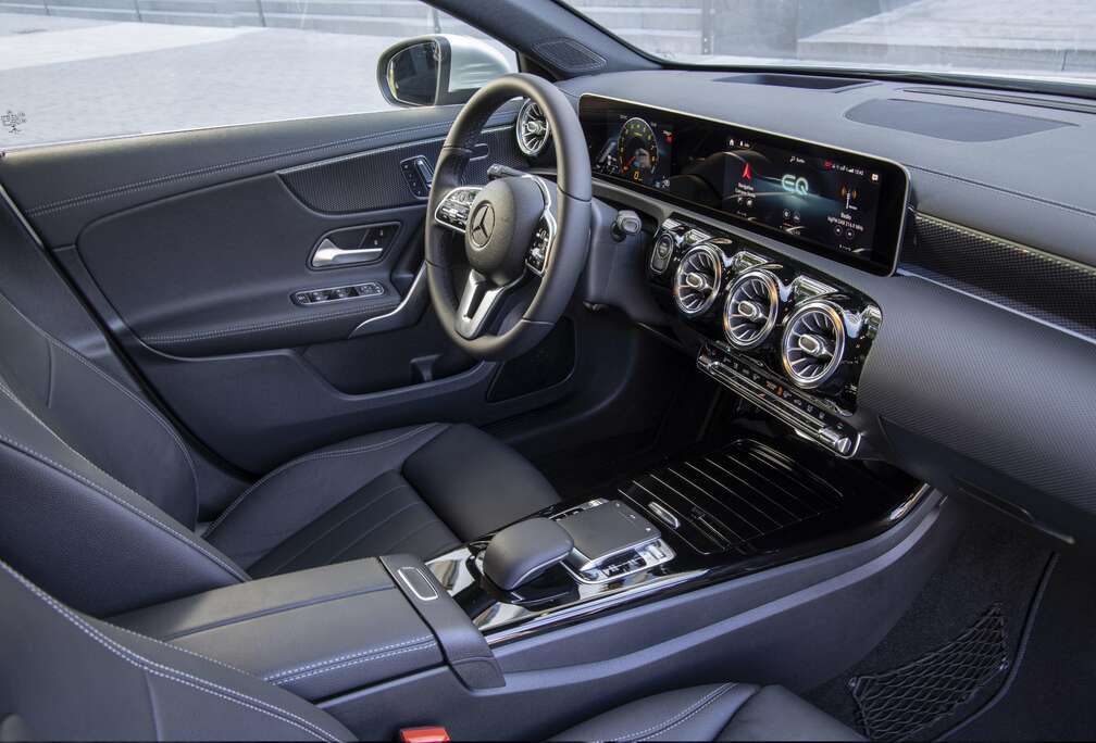 Mercedes-Benz e 8G-DCT AMG Line