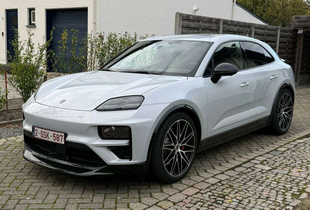Porsche e-Macan Turbo