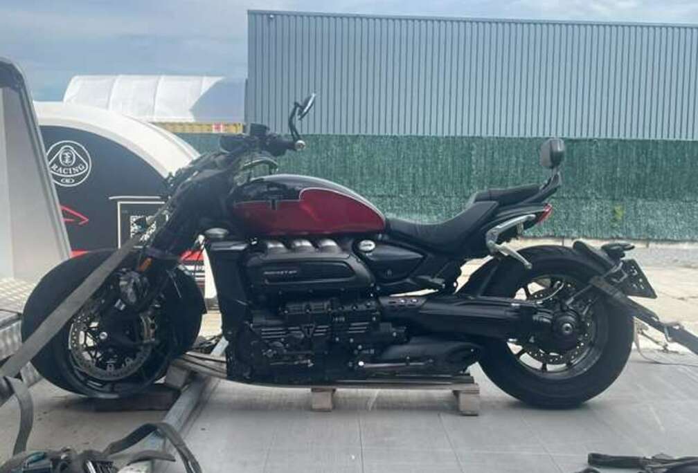 Triumph STORM  182hp!