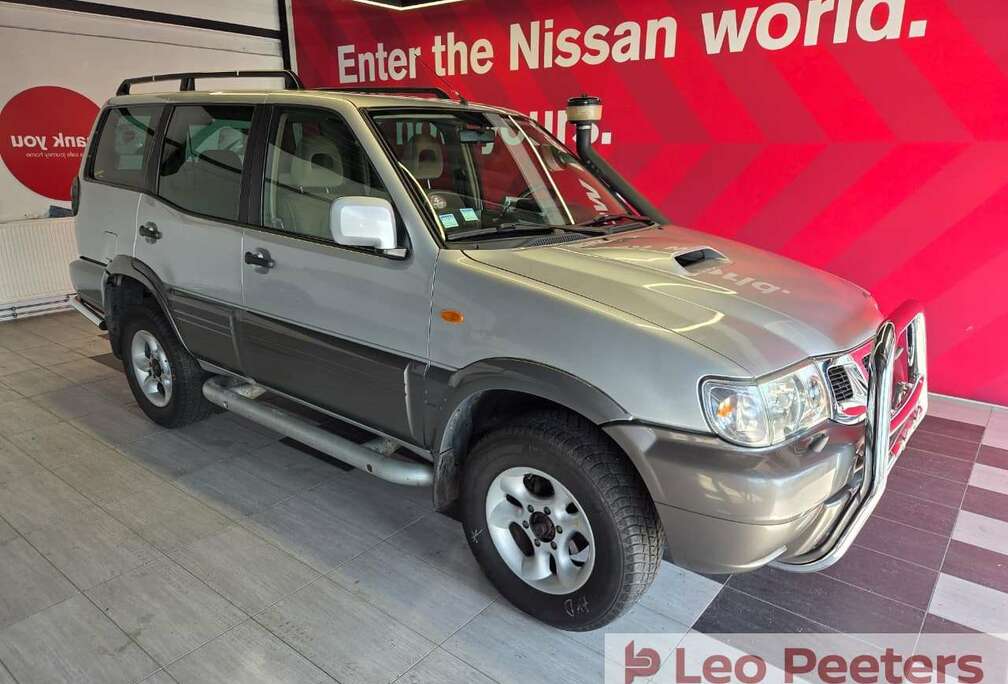 Nissan Full Options / Exclusive Car
