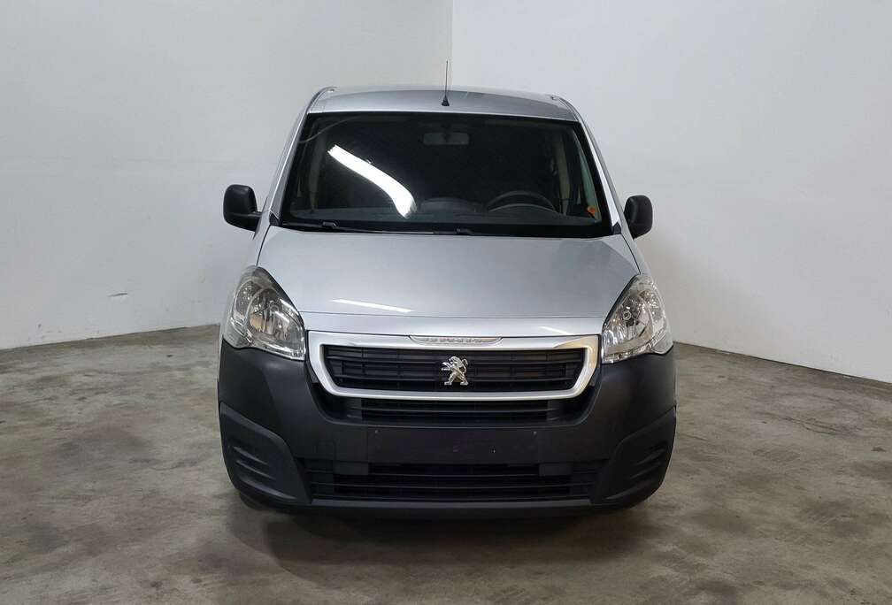 Peugeot 1.6 HDI MAXI * 5 PLACES * CARPLAY * CAMERA * UTIL*