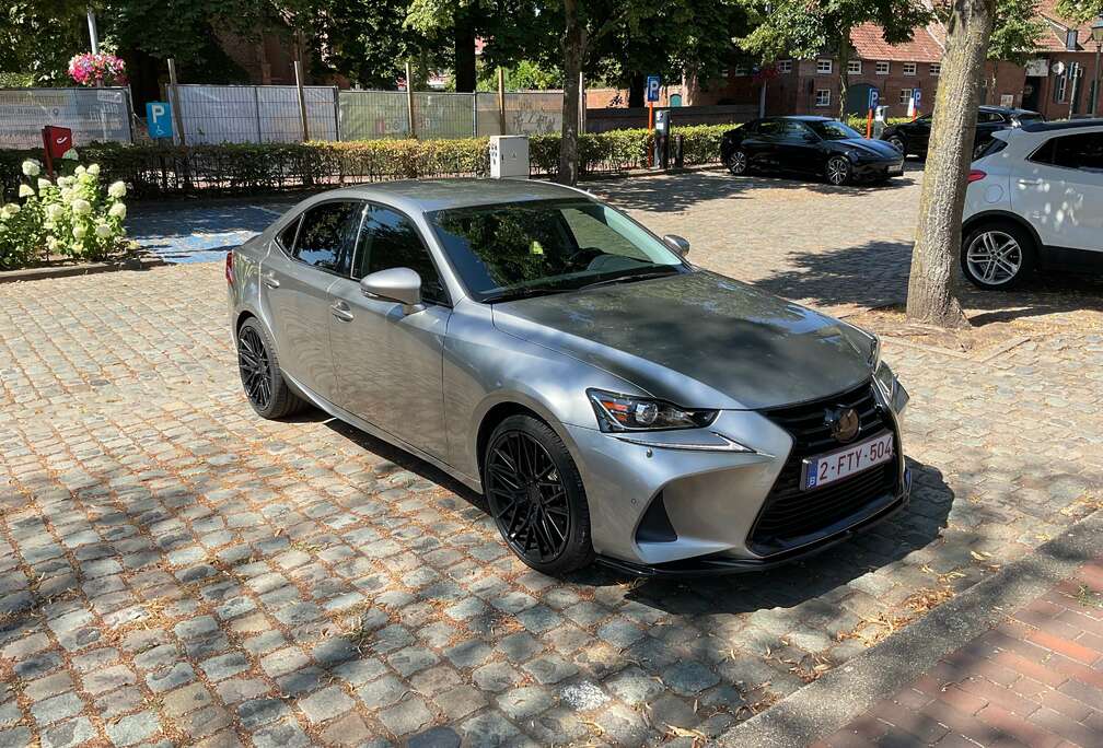 Lexus IS 300h 2.5i Business E-CVT