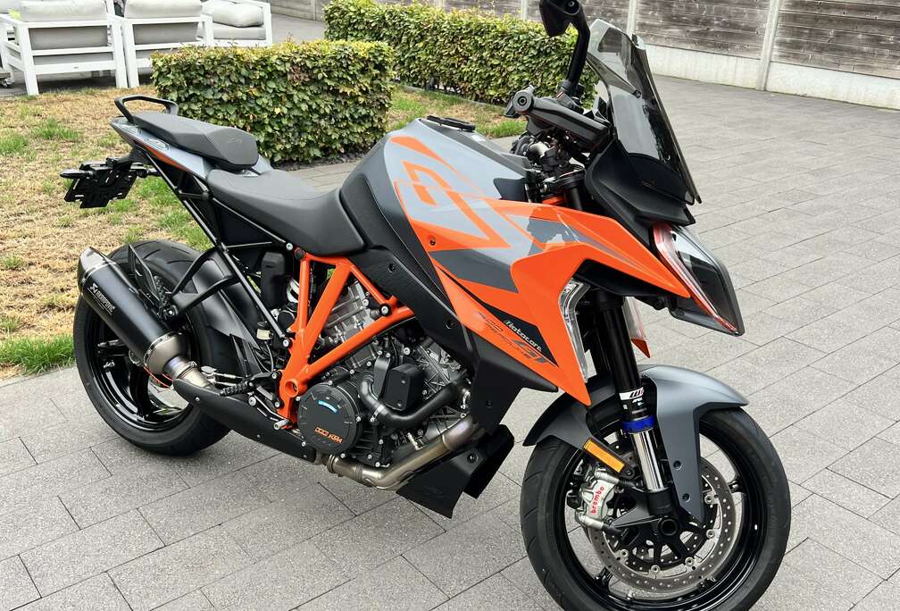 Ktm 1290 Super Duke GT(2023)8200km TechPack Akra.