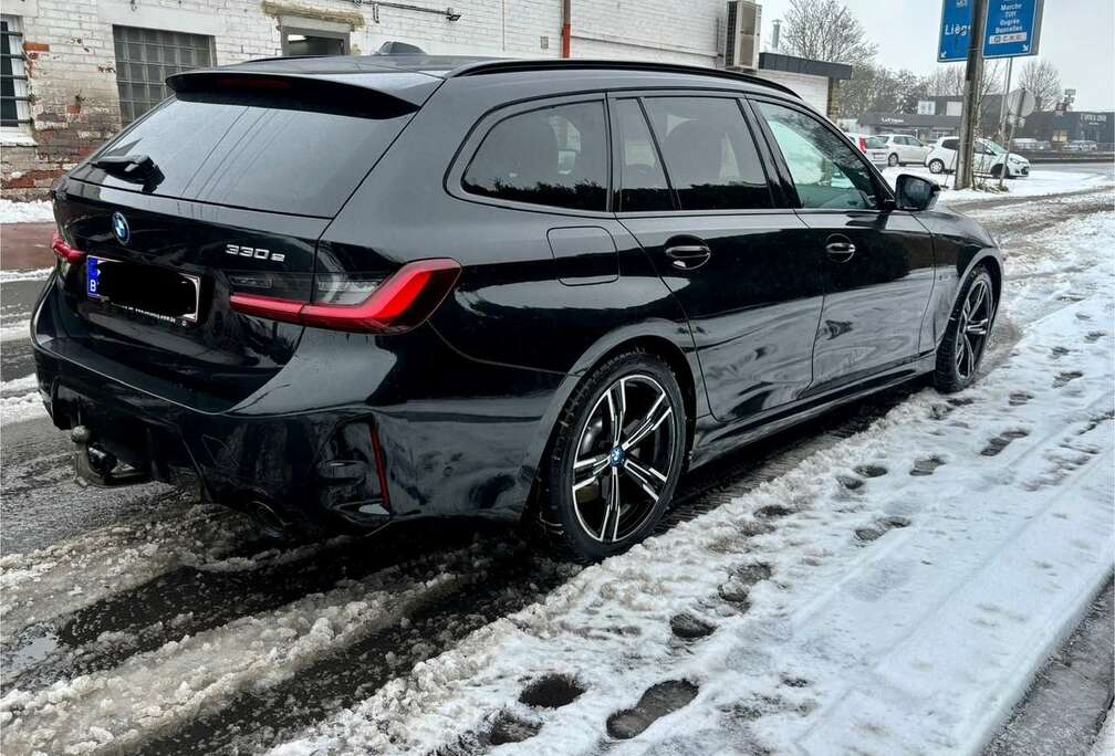 BMW Touring 330e