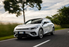 Le Leapmotor B05 (2026) : un concurrent interne pour les Opel Astra et Peugeot 308?