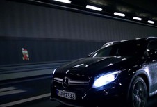 De Mercedes GLA rijdt voor Nintendo en Super Mario