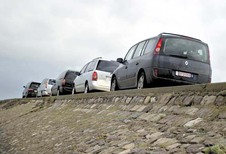 Chrysler Grand Voyager 2.5 CRD, Fiat Ulysse 2.2 JTD, Mazda MPV 2.0 CDVi, Renault Grand Espace 2.2 dCi & Toyota Previa 2.0 D-4D: Intouchable Espace