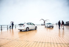 TOYOTA PRIUS // VOLKSWAGEN JETTA HYBRID : Oost, west...
