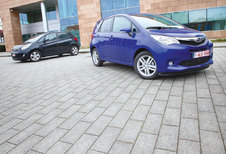 KIA VENGA 1.4 CRDi 90 // SUBARU TREZIA 1.4D : Groot en klein