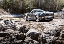 FORD MUSTANG 2.3 ECOBOOST CONVERTIBLE (2015)