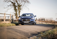 Infiniti Q60 2.0t : décalée