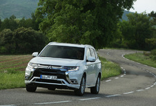 Mitsubishi Outlander PHEV (2018)