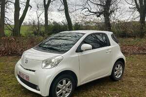 Toyota iQ