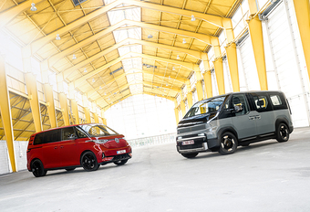 Kia PV5 Passenger 71,2 kWh vs Volkswagen ID.Buzz GTX 79 kWh: Le Maître ou l'élève?