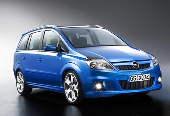 Opel Zafira OPC #1