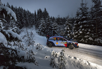 Thierry Neuville weer stevig aan de leiding in rally van Zweden #1