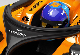 McLaren F1 zet teenslippers op de Halo #1