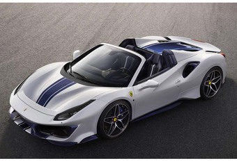 Ferrari : La 488 Pista Spyder enlève le haut #1