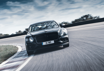 Geen nieuwe Continental GT zonder klassieke vierdeursversie. Want Bentley is bijna klaar met de nieuwe Flying Spur. Bekijk de video!
