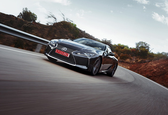 Lexus LC500 (2016) #1